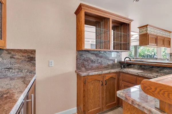 $1,049,000 | 6518 North Dolores Avenue, Fresno, CA 93711