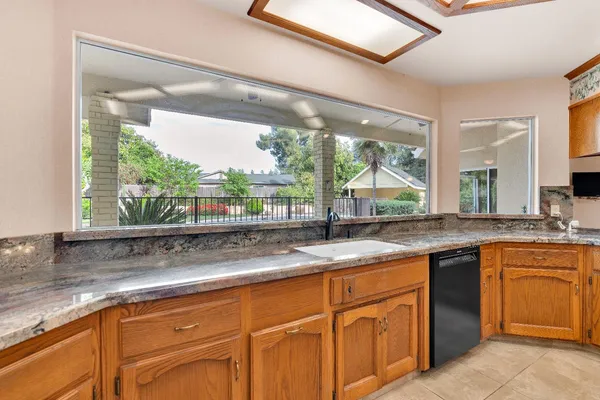 $1,049,000 | 6518 North Dolores Avenue, Fresno, CA 93711