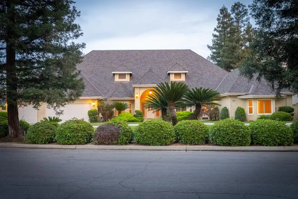 $1,049,000 | 6518 North Dolores Avenue, Fresno, CA 93711