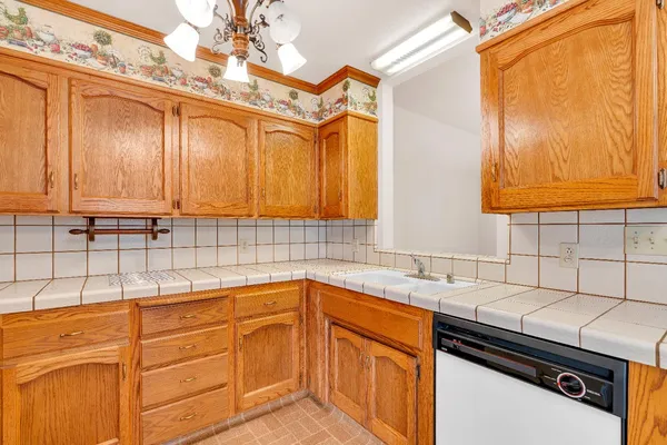 $1,049,000 | 6518 North Dolores Avenue, Fresno, CA 93711