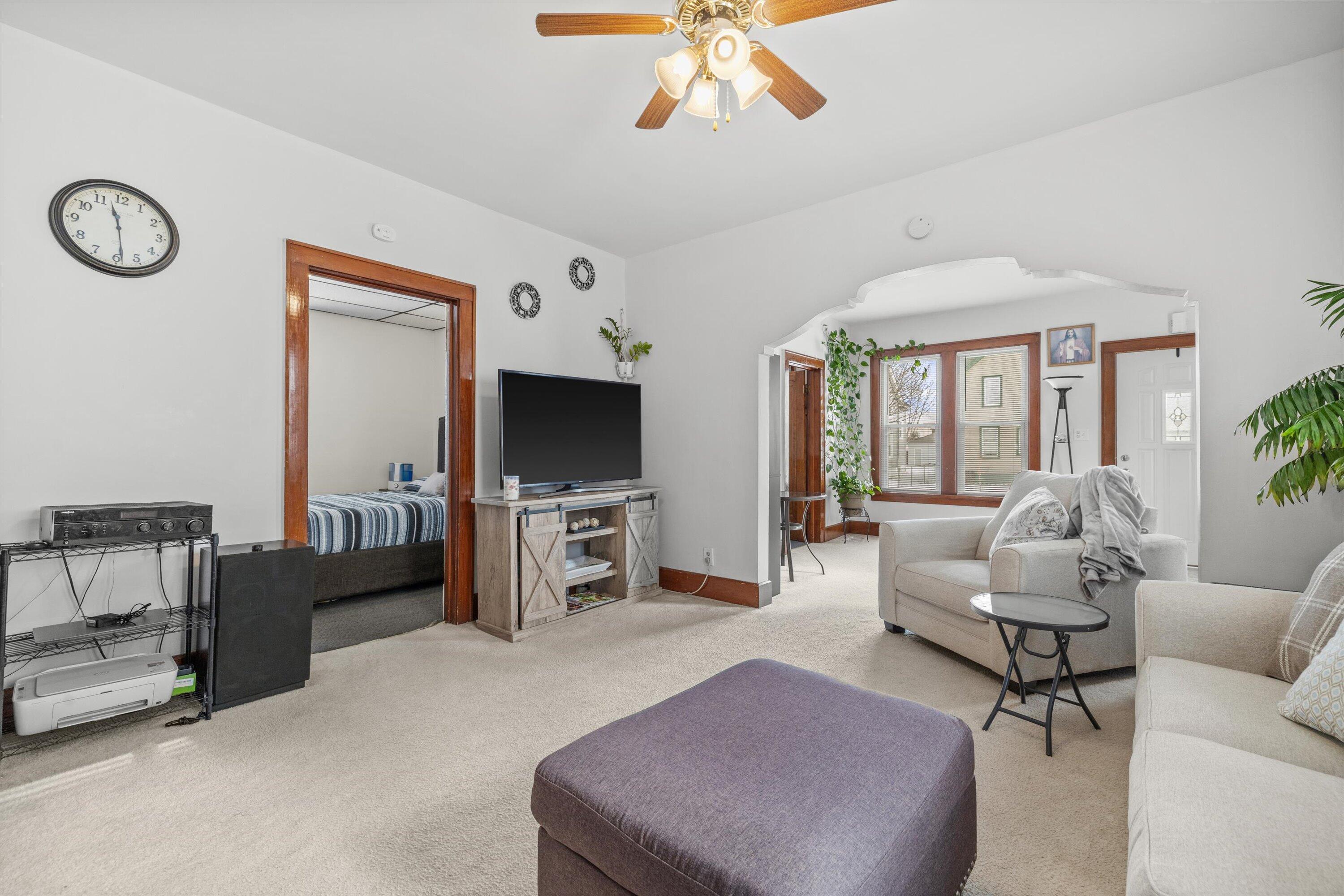 1234 Blake Avenue Racine, WI 53404 - Photo 14 of 35 Lower Unit Living Room