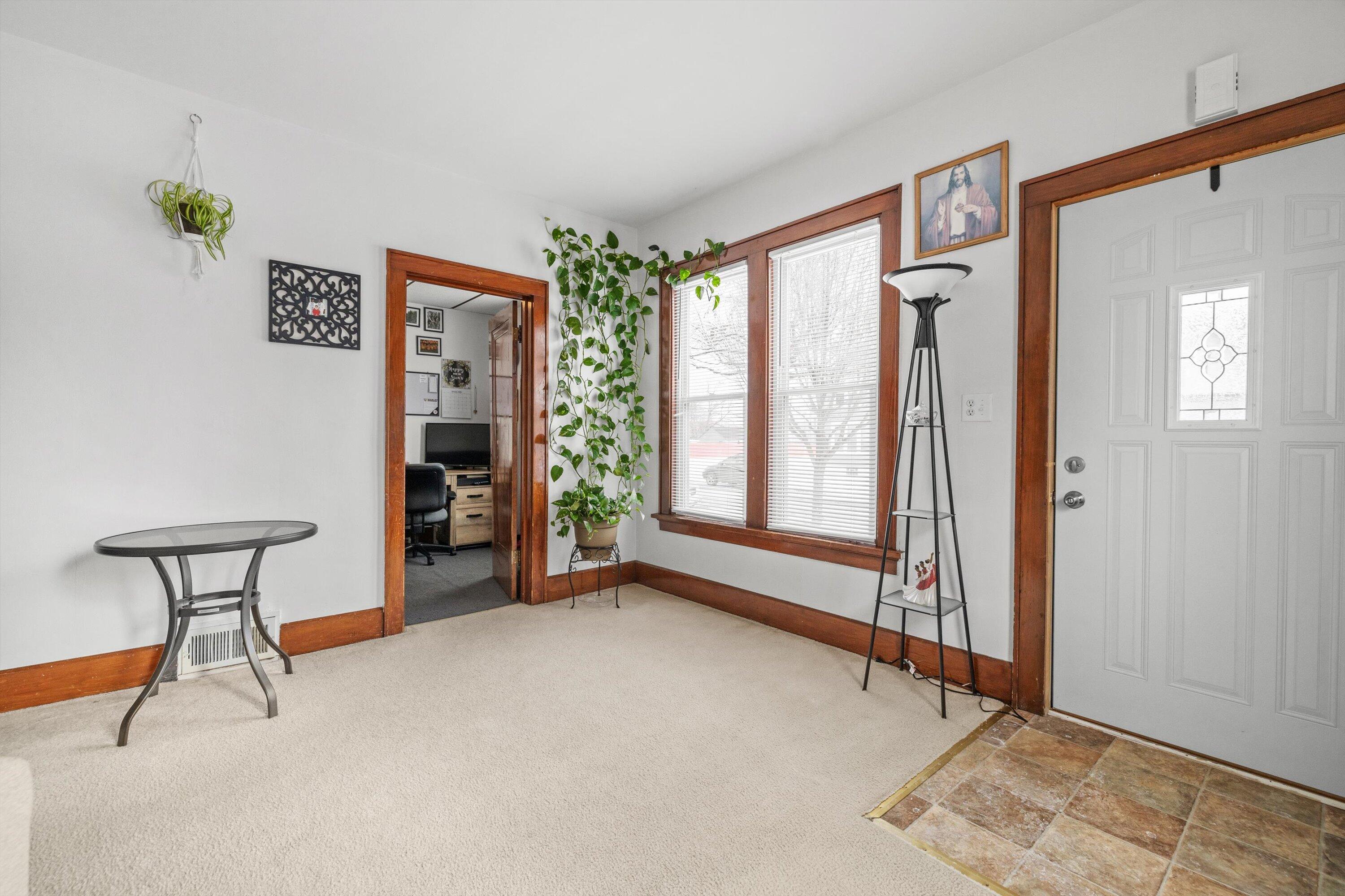 1234 Blake Avenue Racine, WI 53404 - Photo 10 of 35 Lower Unit Living Room