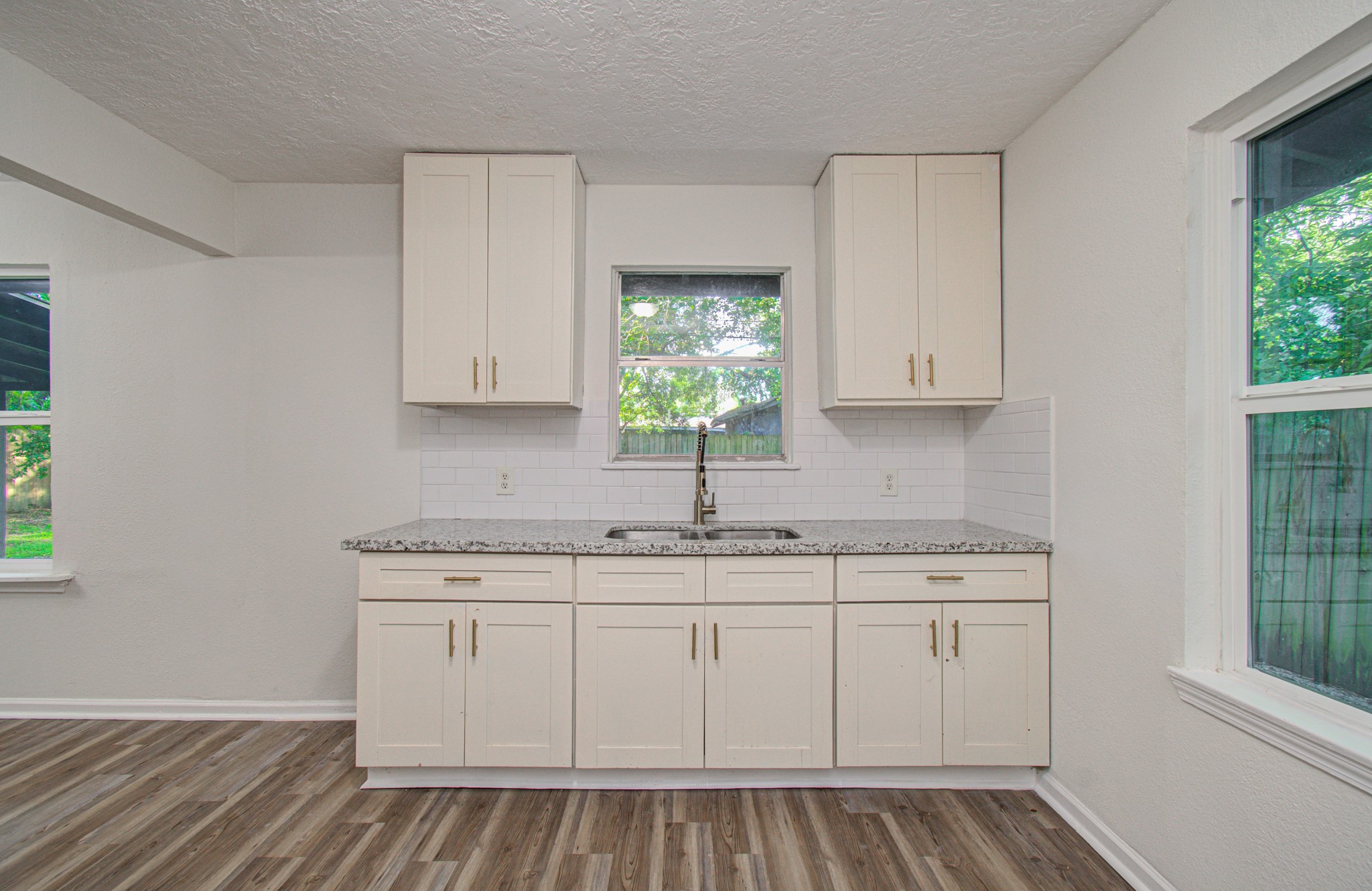 5634 Ridgeway Drive Houston, TX 77033 - Photo 25 of 42 Gallery Image 25