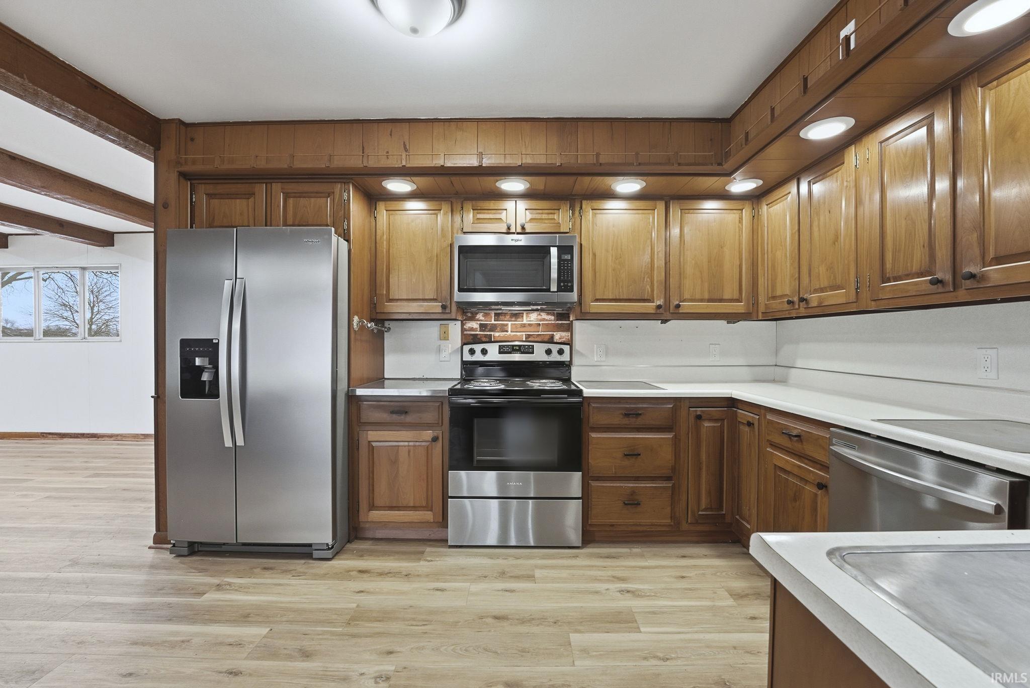325 Meadowmere Drive Butler, IN 46721 - Photo 14 of 36