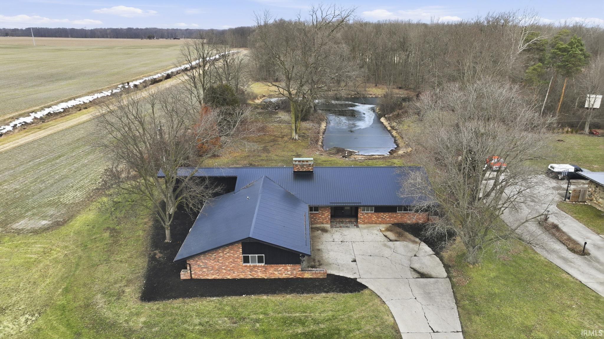 325 Meadowmere Drive Butler, IN 46721 - Photo 2 of 36