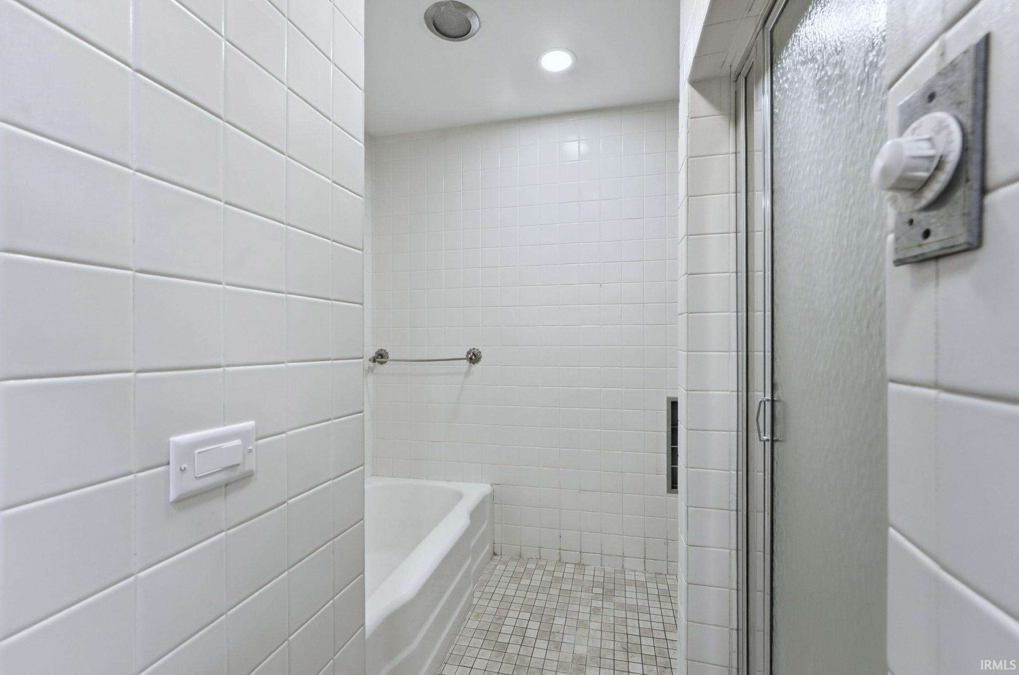 325 Meadowmere Drive Butler, IN 46721 - Photo 25 of 36