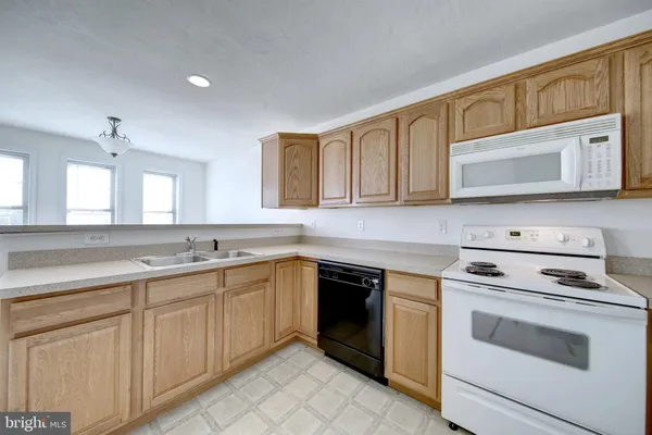 $1,911 | 689 East Walnut Street, Hanover, PA 17331