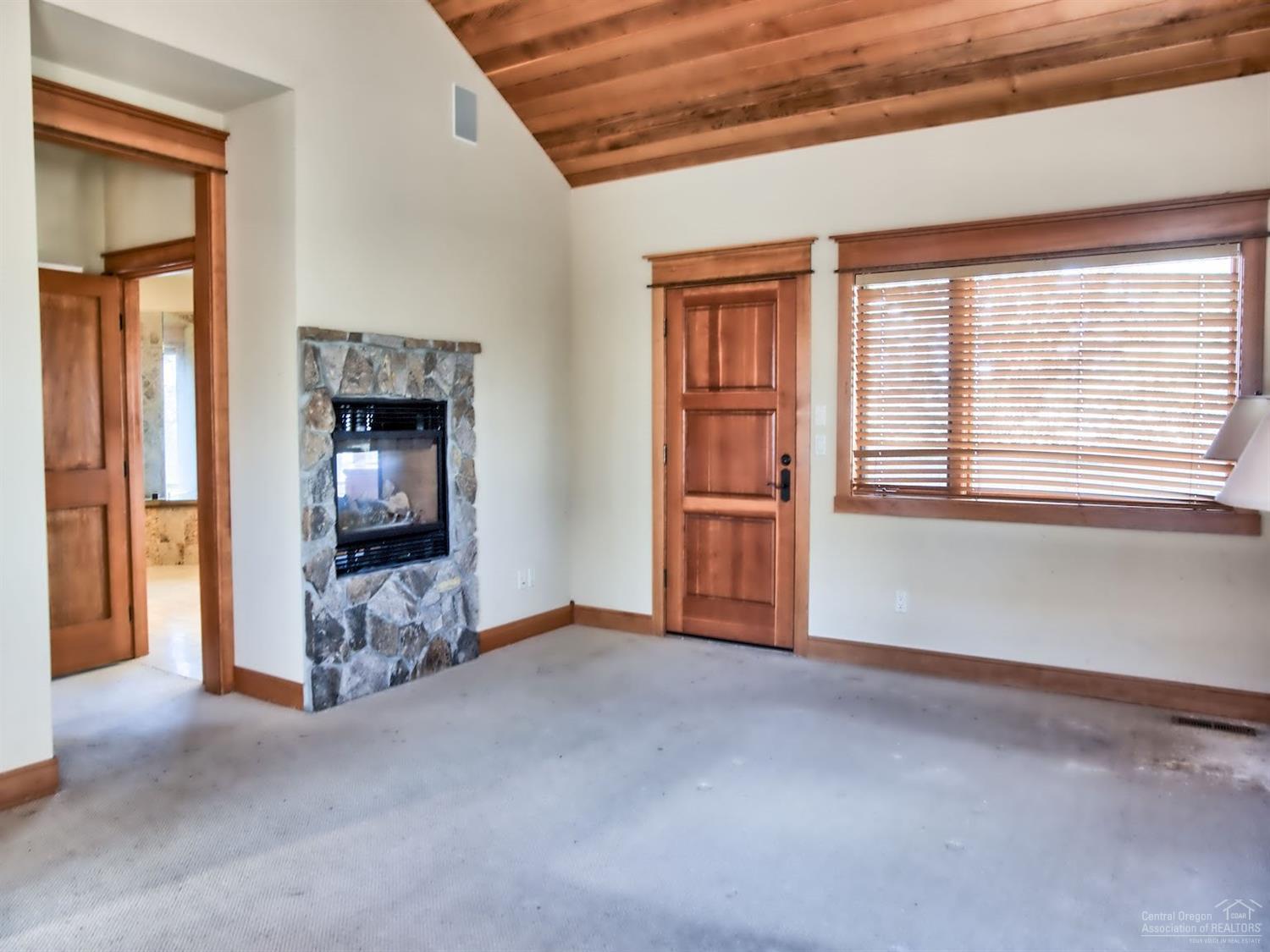 65725 Gerking Market Road Bend, OR 97703 - Photo 7 of 23 Gallery Image 7