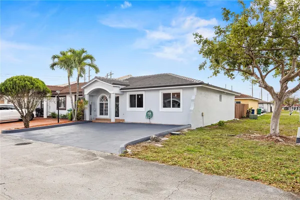 $2,975 | 7570 Northwest 173rd Lane, Hialeah, FL 33015