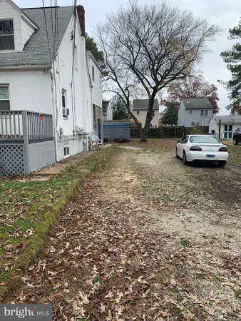 a view of entryway with a rug