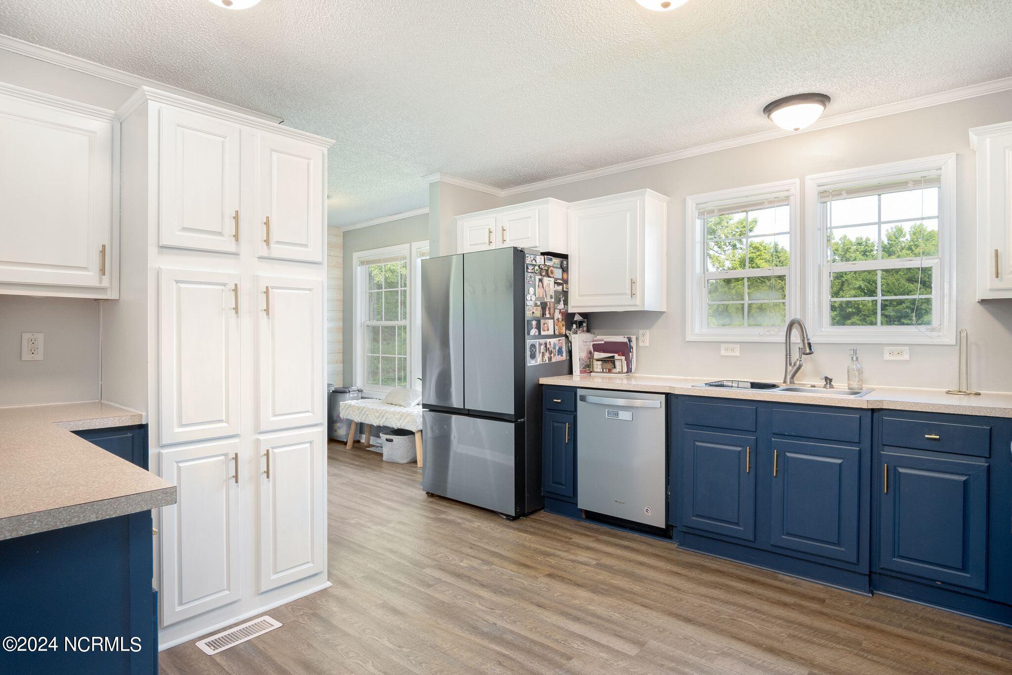 1910 Osbourne Road Williamston, NC 27892 - Photo 25 of 60 Kitchen