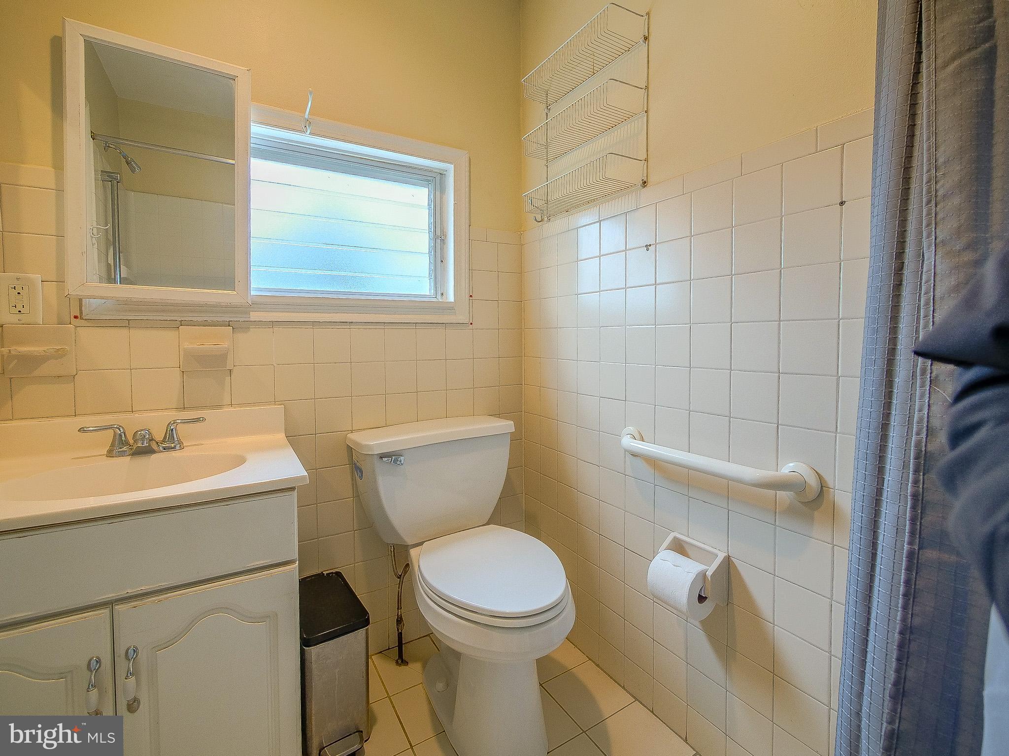 133 Grandview Road Ardmore, PA 19003 - Photo 20 of 64 1st Floor Bathroom