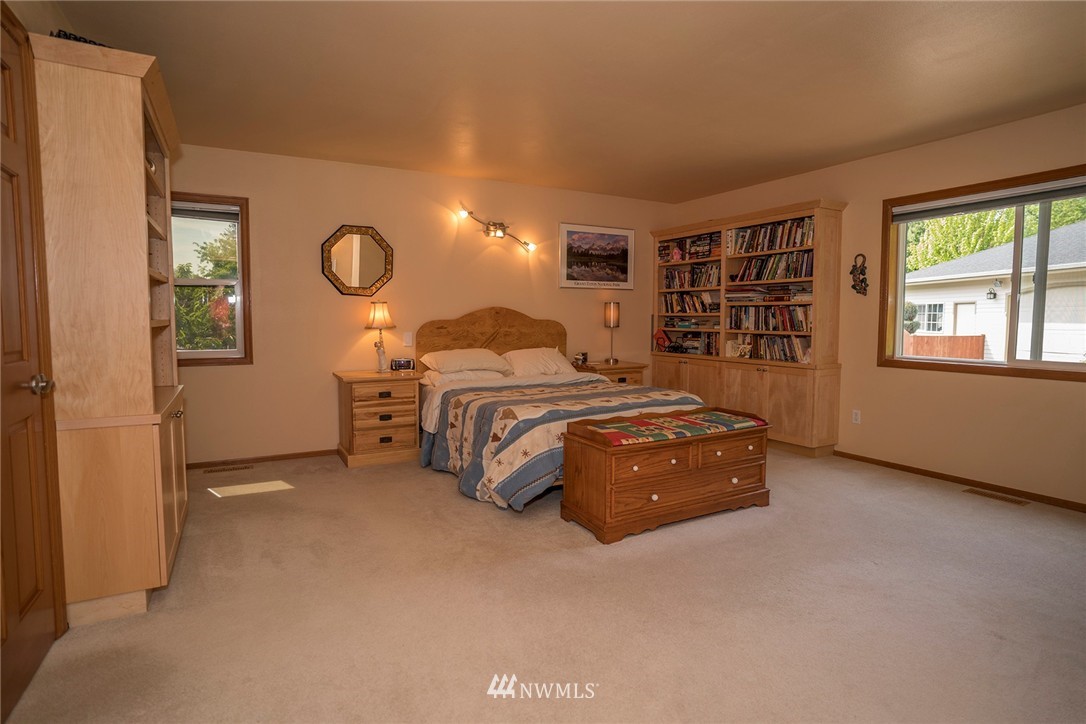 10262 Ridge Place Sedro-Woolley, WA 98284 - Photo 8 of 21 Gallery Image 8