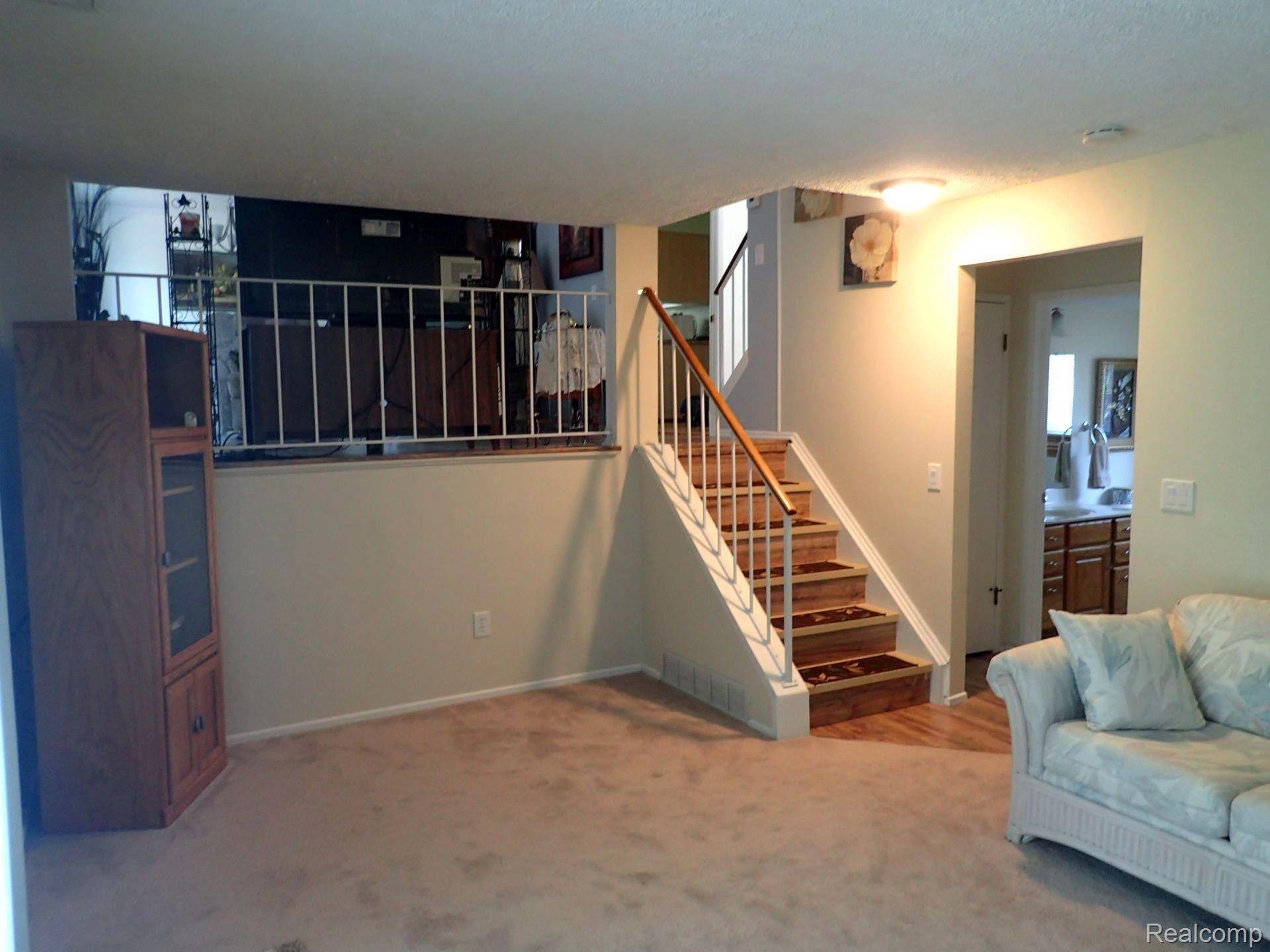 5383 Timber Ridge Trail Clarkston, MI 48346 - Photo 18 of 56 Family Rm - Walk Out