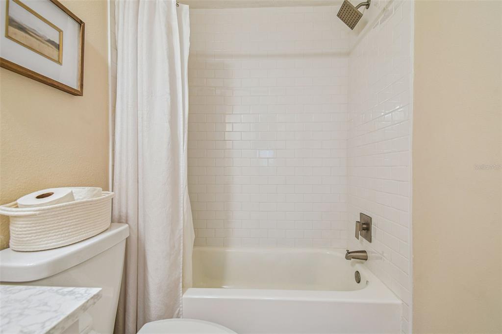 4033 Dream Oak Place, Unit 202 Tampa, FL 33613 - Photo 18 of 37