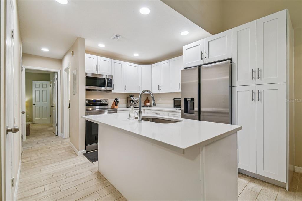 4033 Dream Oak Place, Unit 202 Tampa, FL 33613 - Photo 3 of 37