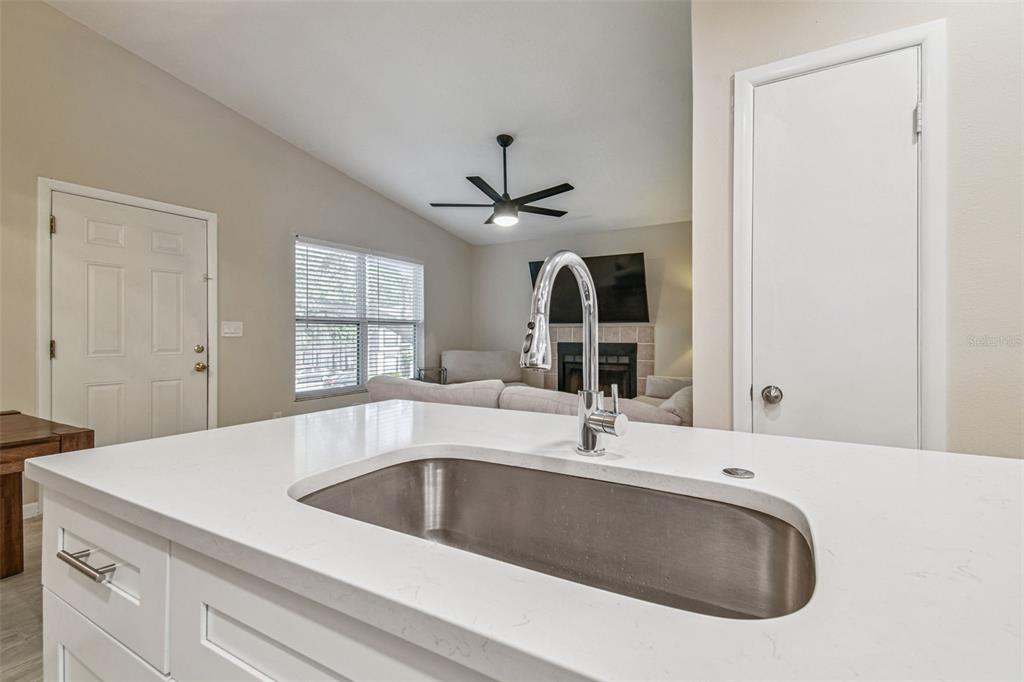 4033 Dream Oak Place, Unit 202 Tampa, FL 33613 - Photo 5 of 37