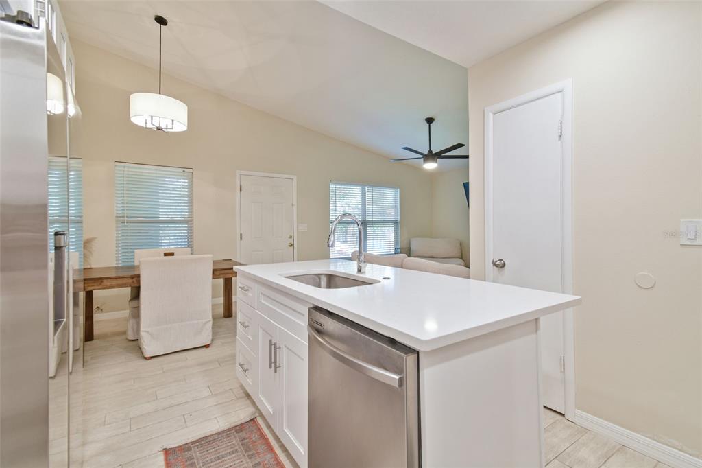 4033 Dream Oak Place, Unit 202 Tampa, FL 33613 - Photo 7 of 37