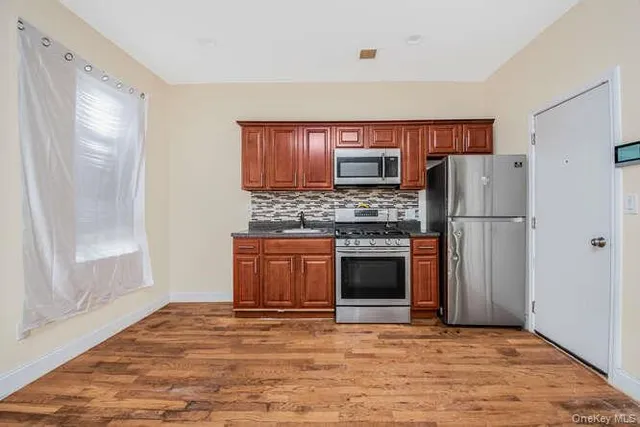 $1,475,000 | 965 East 226th Street | Wakefield