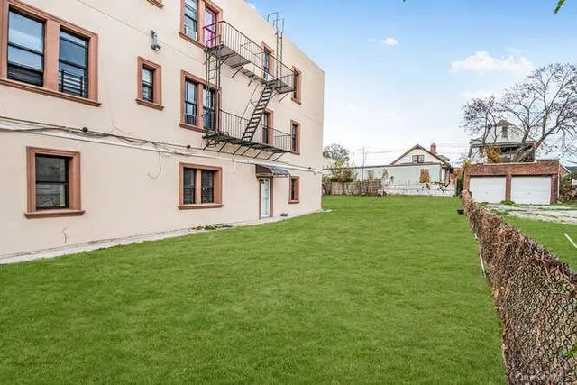 $1,475,000 | 965 East 226th Street | Wakefield