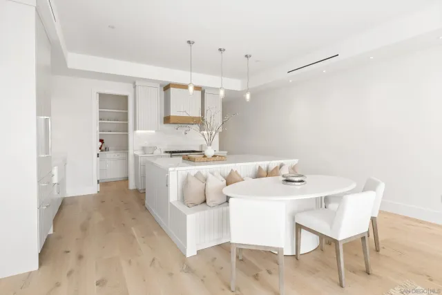 $3,650,000 | 7216 Fay Avenue, La Jolla, CA 92037