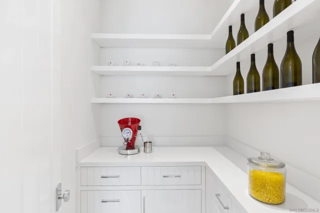 $3,650,000 | 7216 Fay Avenue, La Jolla, CA 92037