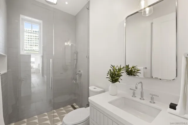 $3,650,000 | 7216 Fay Avenue, La Jolla, CA 92037