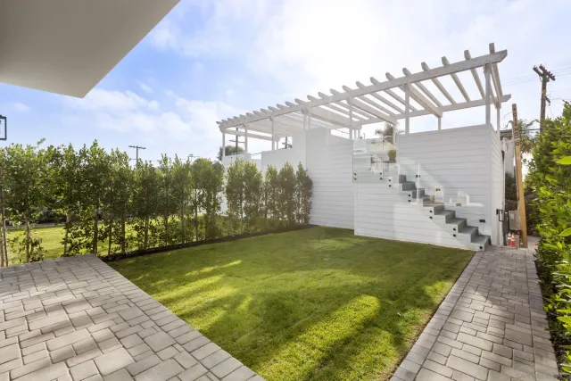 $3,650,000 | 7216 Fay Avenue, La Jolla, CA 92037