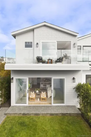 $3,650,000 | 7216 Fay Avenue, La Jolla, CA 92037