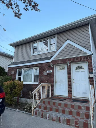 $3,850 | 238 Nassau Boulevard, Unit 2, Garden City, NY 11530