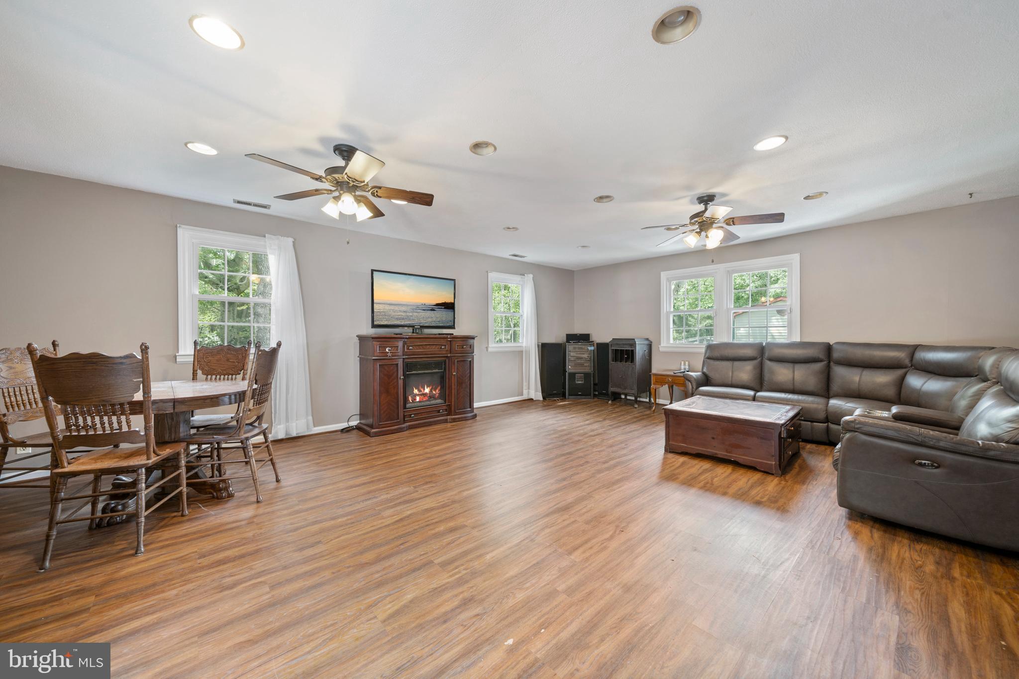 1208 Pine Lane Accokeek, MD 20607 - Photo 11 of 35