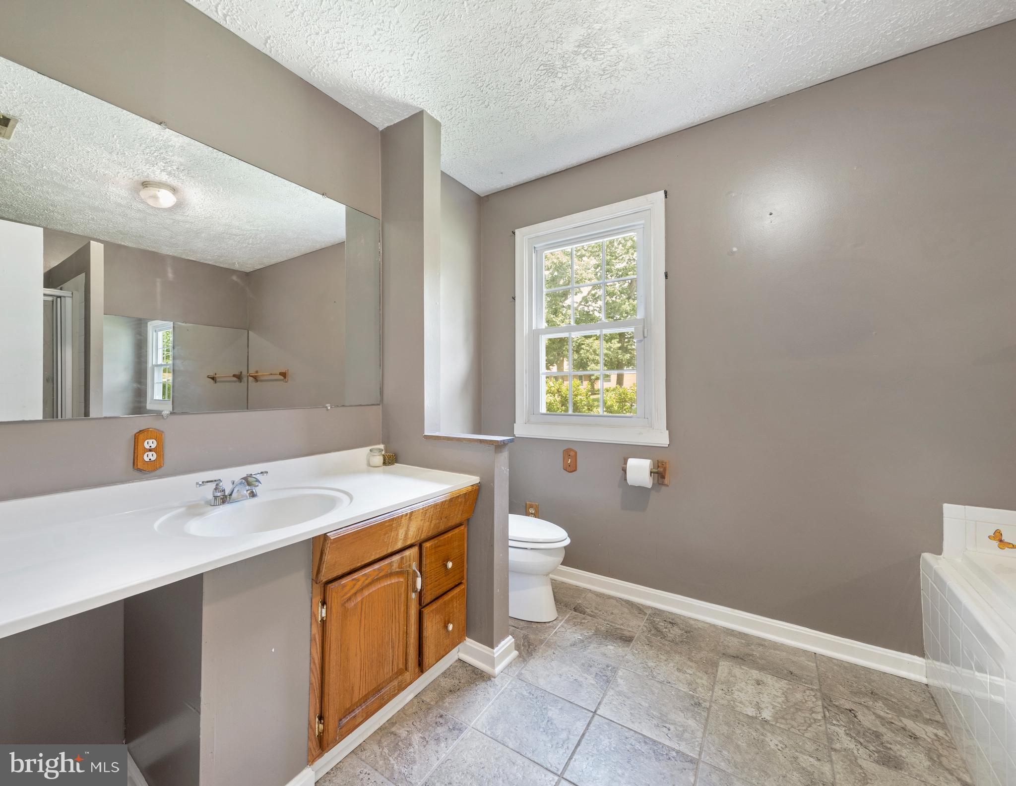 1208 Pine Lane Accokeek, MD 20607 - Photo 17 of 35 Primary bath