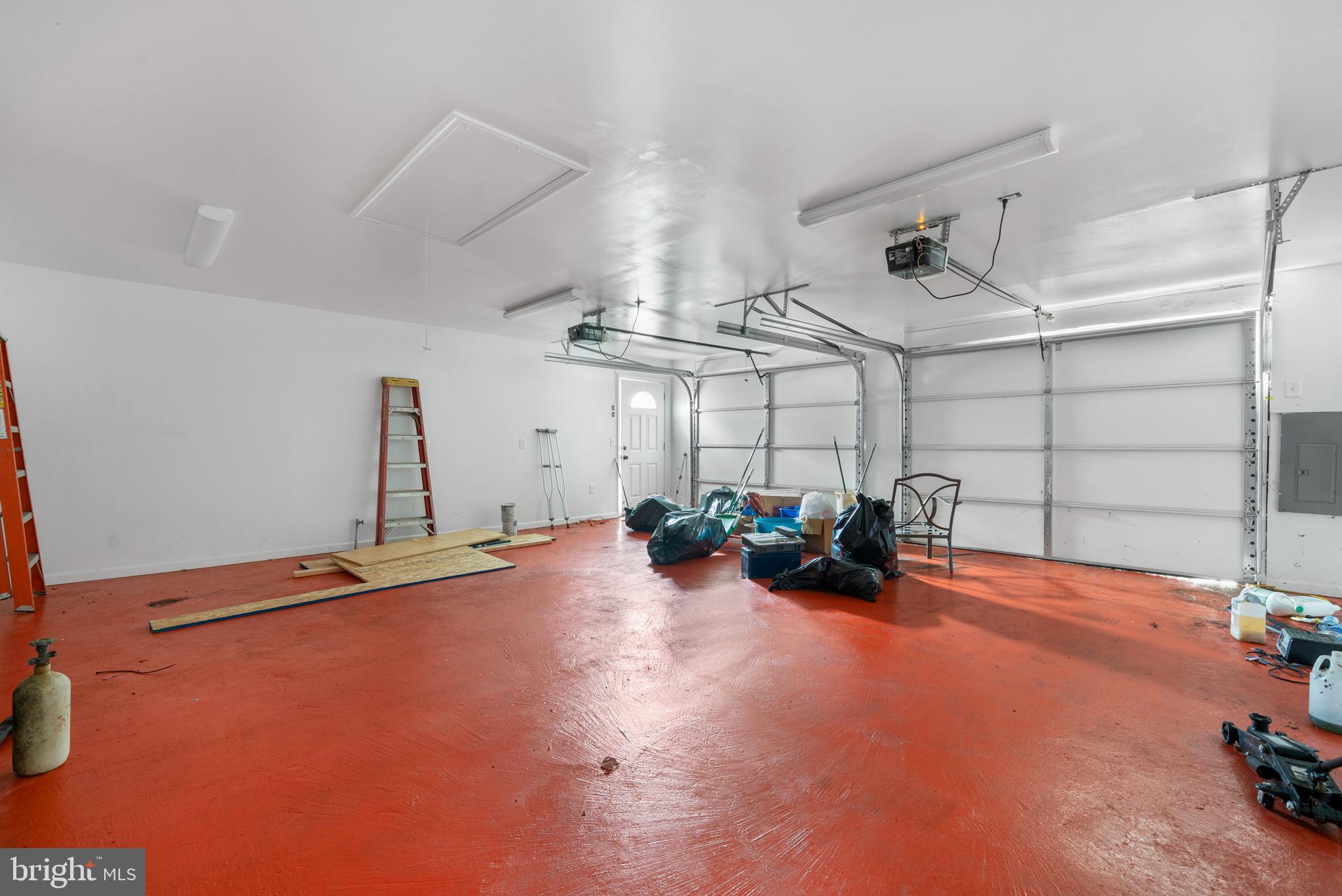 1208 Pine Lane Accokeek, MD 20607 - Photo 32 of 35 Garage