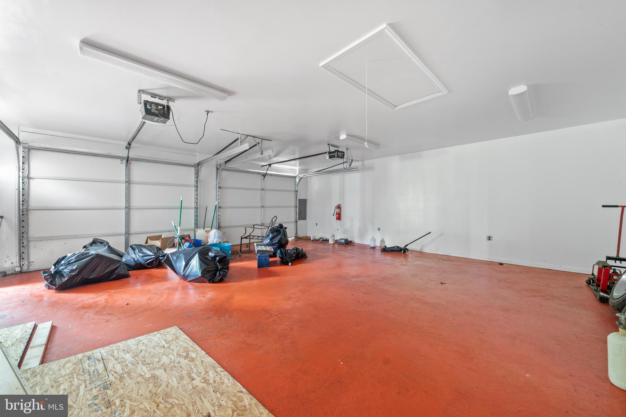 1208 Pine Lane Accokeek, MD 20607 - Photo 33 of 35 Garage