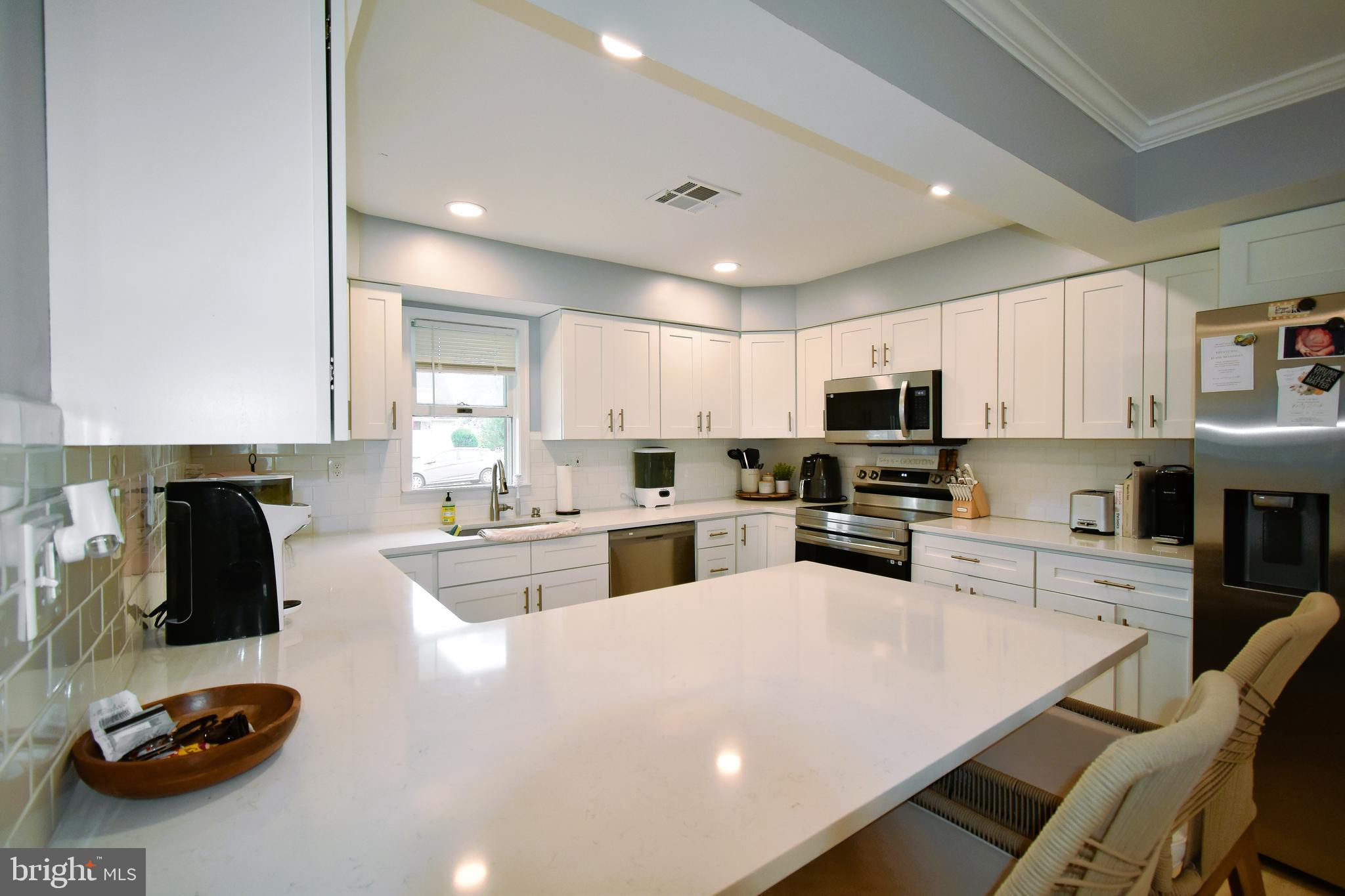 37 Goodrock Road Levittown, PA 19057 - Photo 3 of 50 Gourmet kitchen