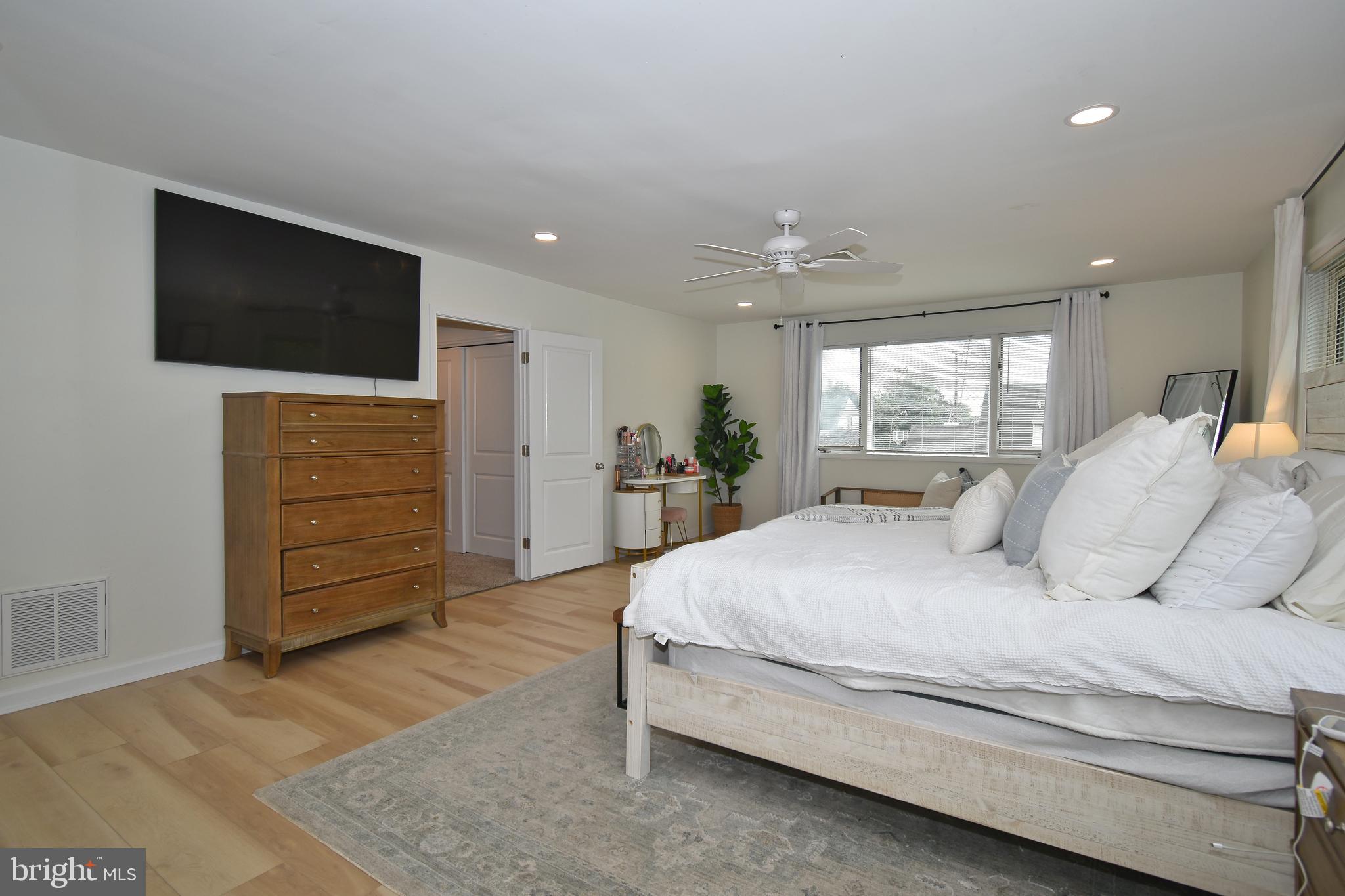 37 Goodrock Road Levittown, PA 19057 - Photo 41 of 50 Master