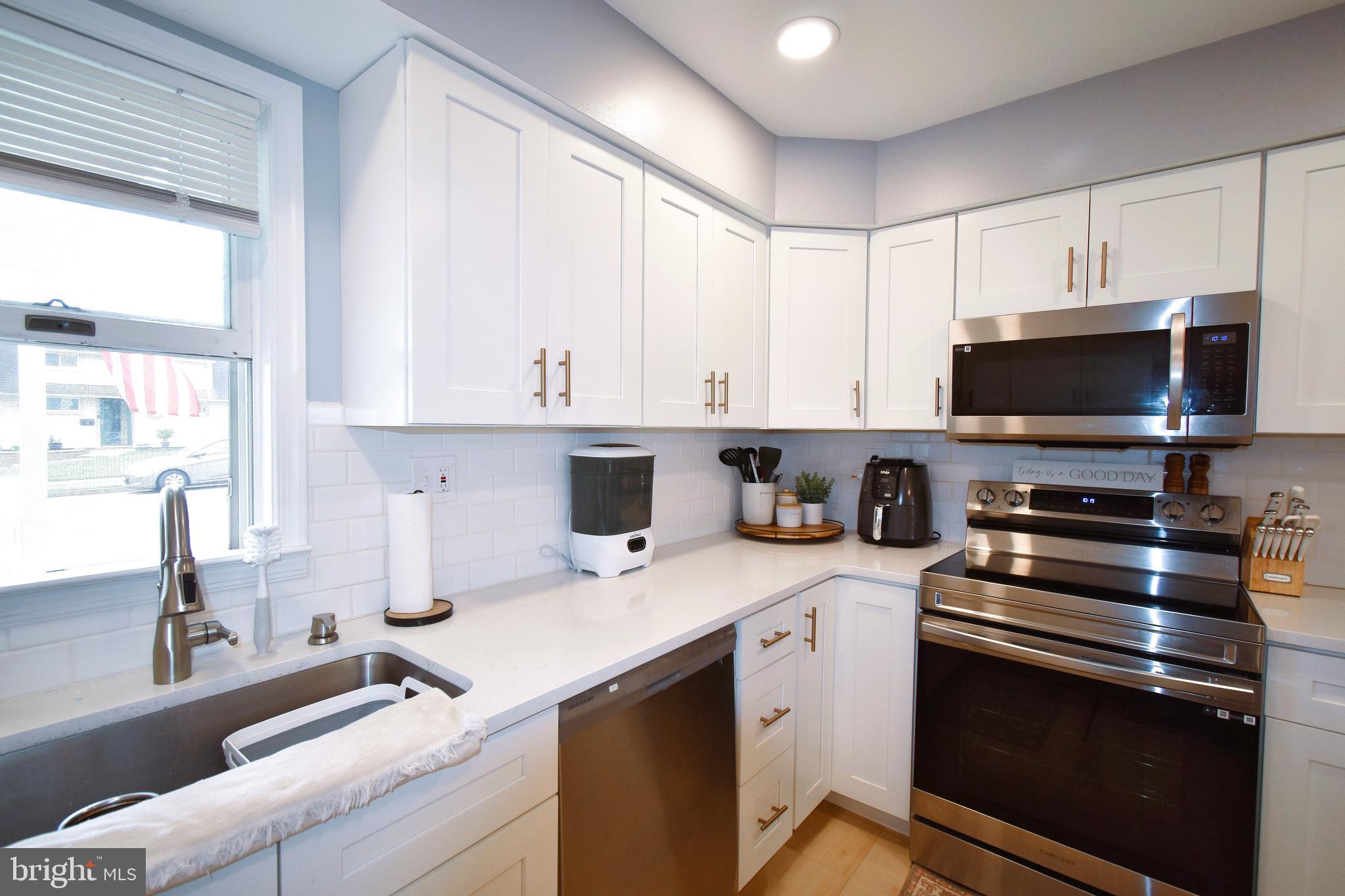 37 Goodrock Road Levittown, PA 19057 - Photo 6 of 50