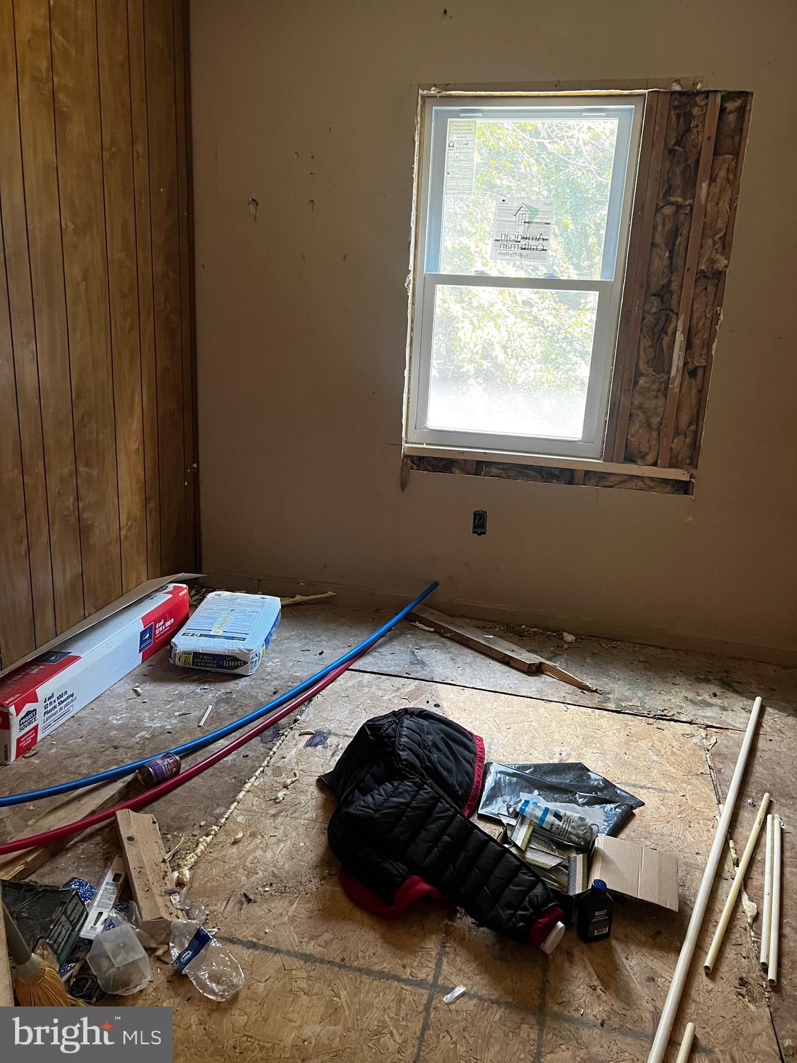 Mt Victoria Road Newburg, MD 20664 - Photo 24 of 43 a room with a bed and a window