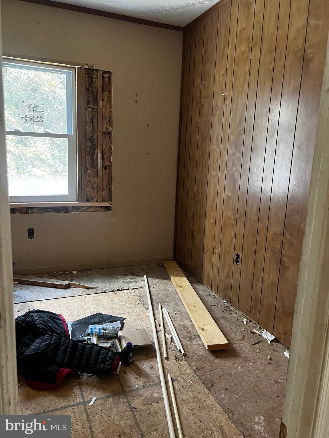 Mt Victoria Road Newburg, MD 20664 - Photo 27 of 43 a bedroom with a bed and a window