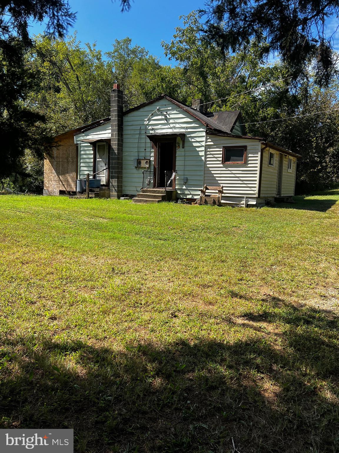 Mt Victoria Road Newburg, MD 20664 - Photo 5 of 43 a front view of a house with garden