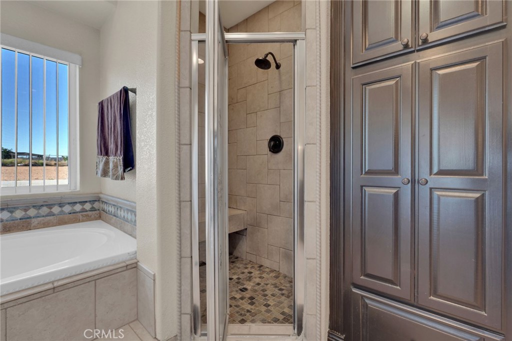 7435 Solano Road Phelan, CA 92371 - Photo 18 of 65