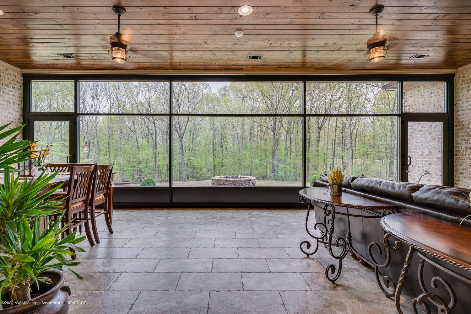 3612 Iron Bridge Road Olive Branch, MS 38654 - Photo 16 of 44 Sun Room