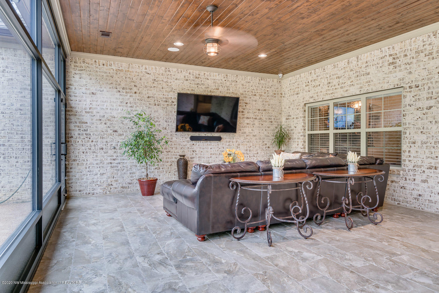 3612 Iron Bridge Road Olive Branch, MS 38654 - Photo 17 of 44 Sun Room 2