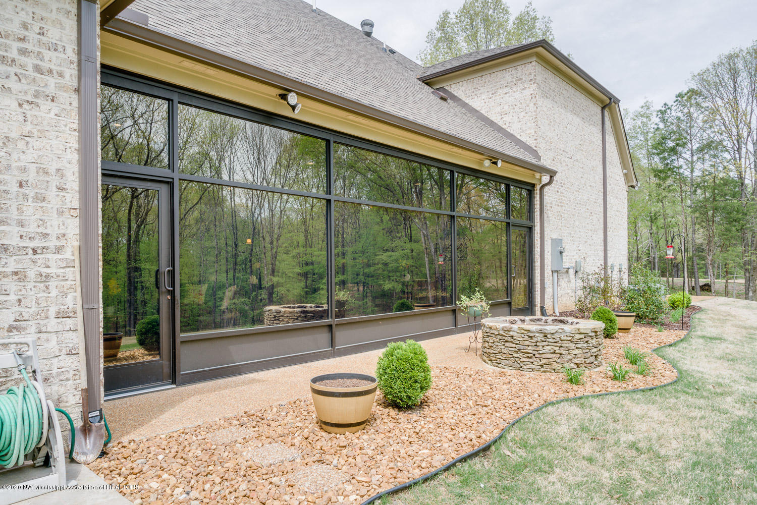 3612 Iron Bridge Road Olive Branch, MS 38654 - Photo 40 of 44 Sun Room w 2 Entry Doors