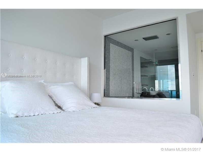 200 South Biscayne Boulevard, Unit 3903 Miami, FL 33131 - Photo 10 of 19 a view of a entrance