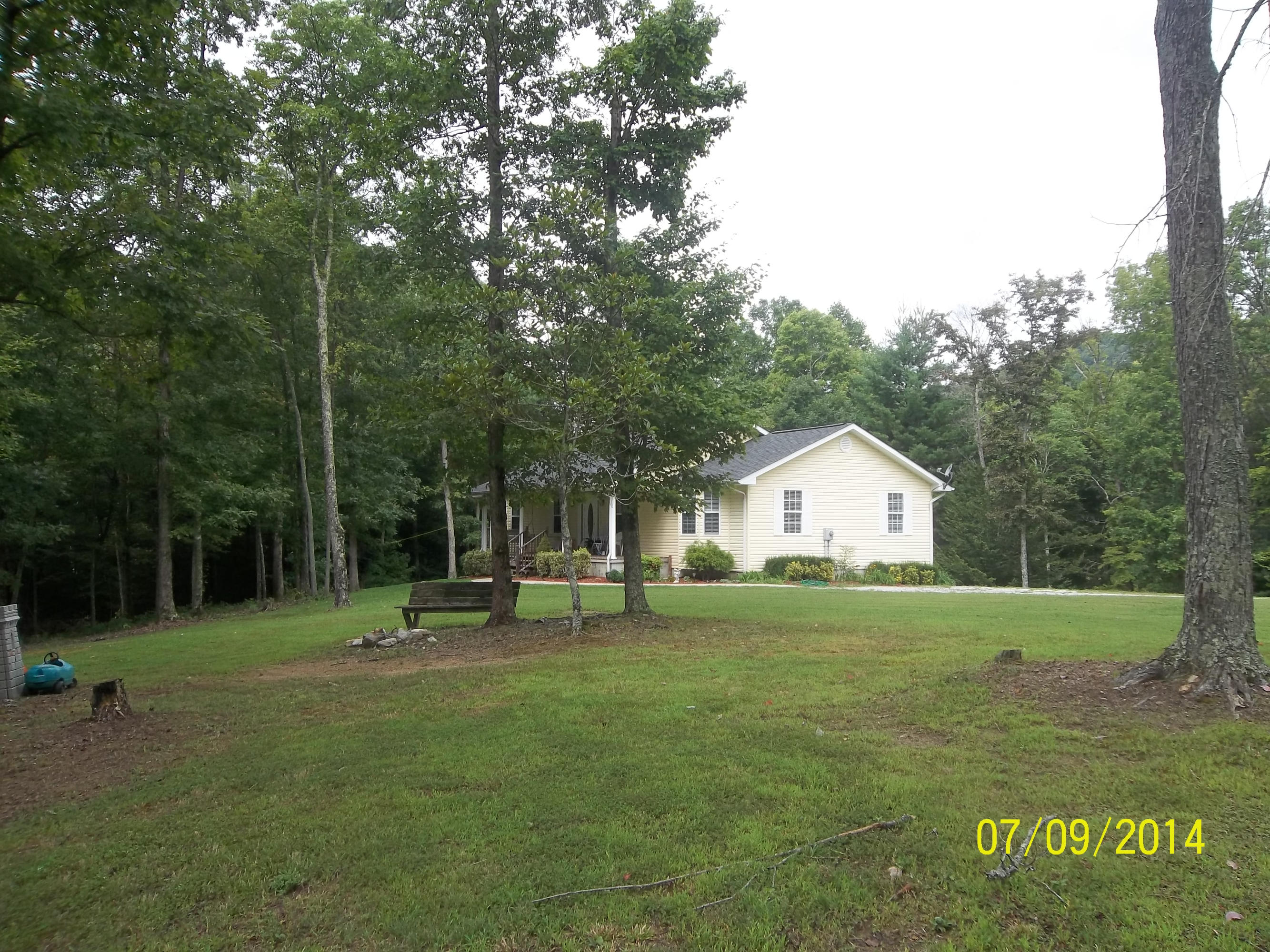 195 Ccc Road Wartburg, TN 37887 - Photo 4 of 21 100_0687
