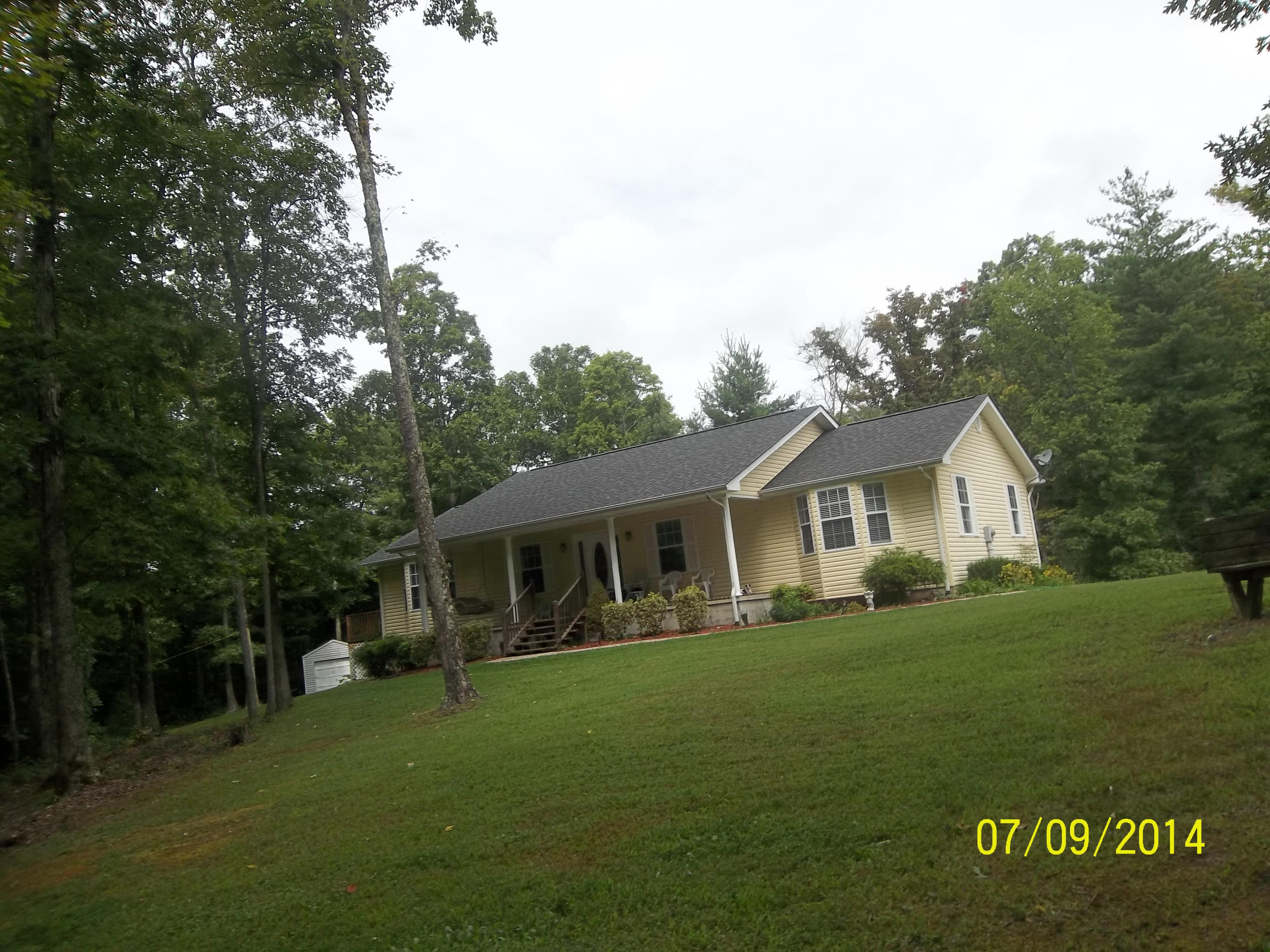 195 Ccc Road Wartburg, TN 37887 - Photo 5 of 21 100_0688