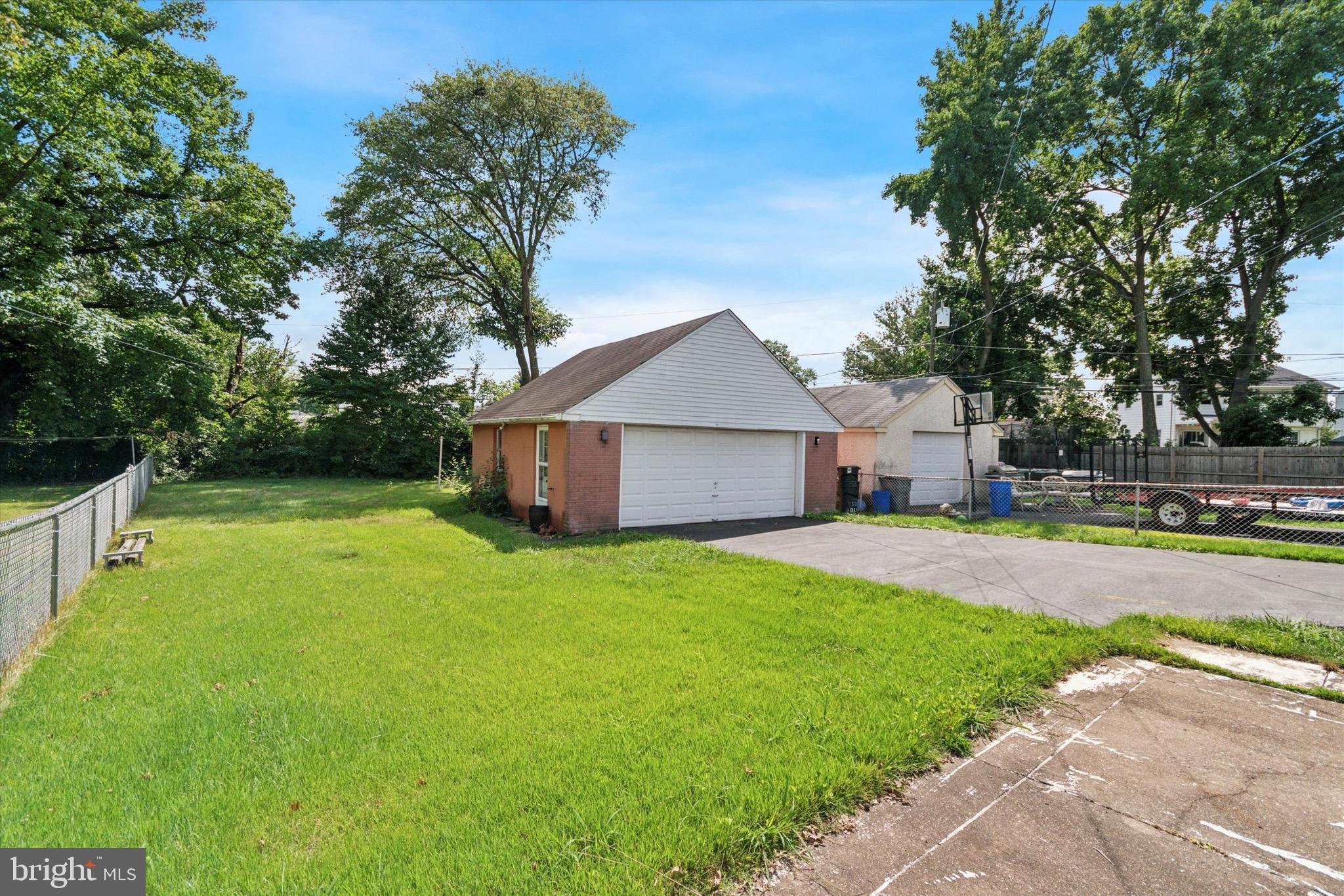 522 Devon Road Norwood, PA 19074 - Photo 4 of 20 2 Car Garage