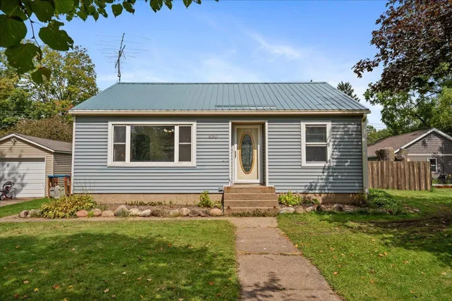 $215,000 | 650 Newton Street, Baldwin, WI 54002