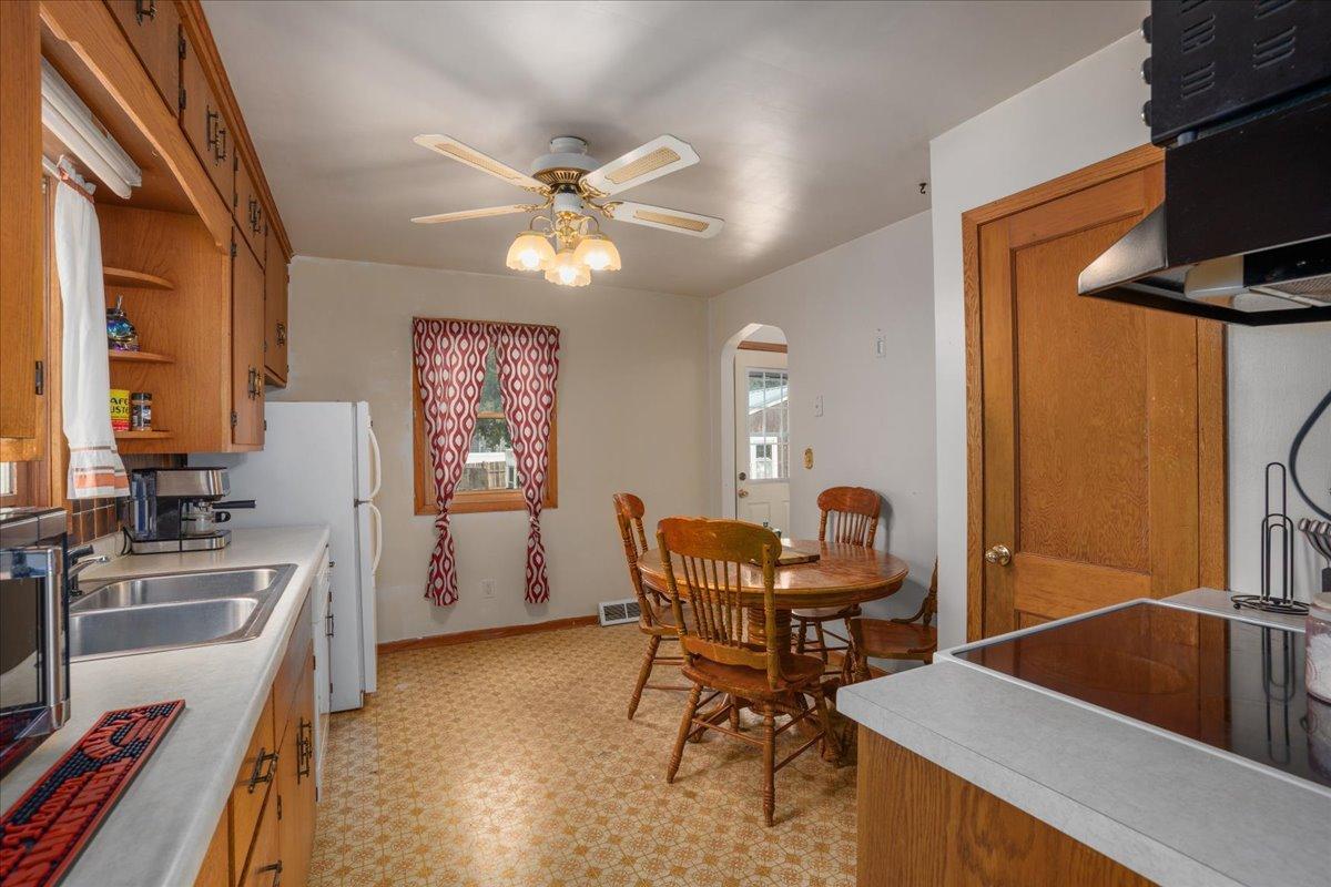 650 Newton Street Baldwin, WI 54002 - Photo 8 of 16